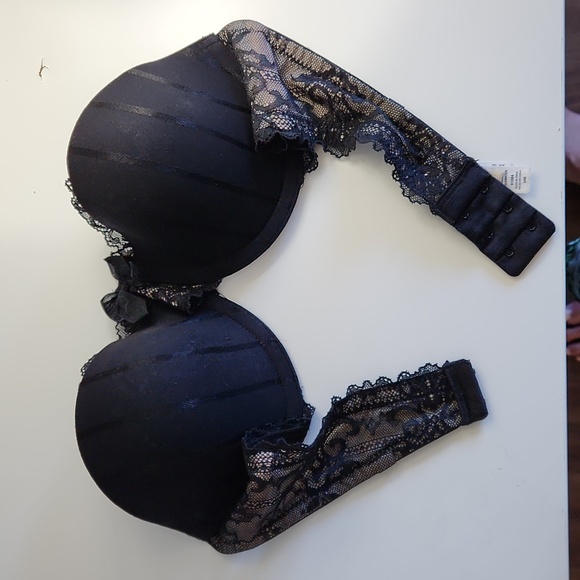 Felina~Black lace Strapless Bra. Size 34B - Picture 6 of 6